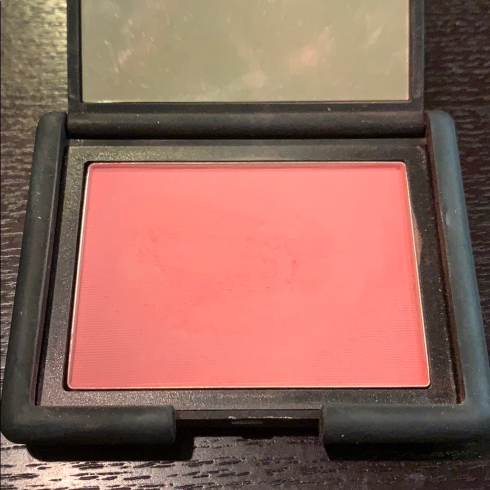 Nars blush Amour.